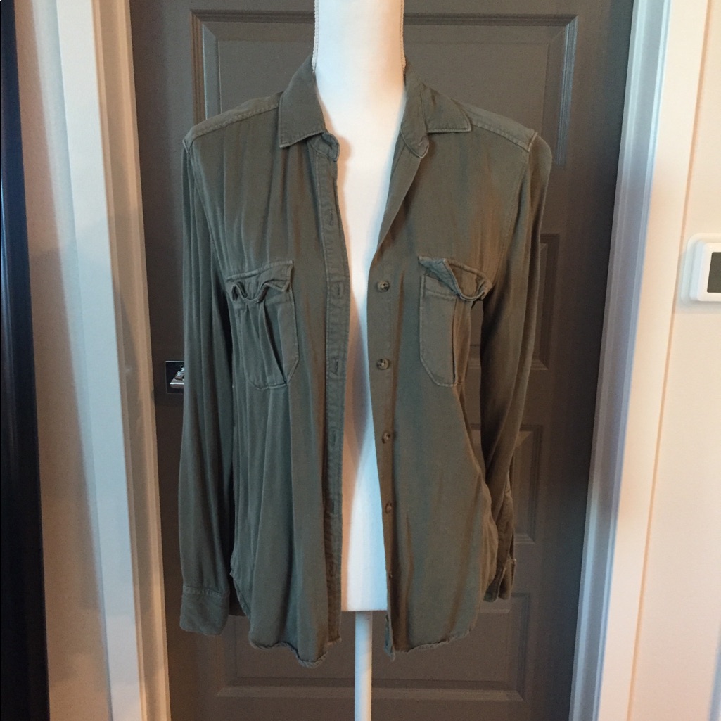 American Eagle Olive Button Down